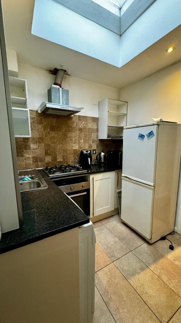 Eastbury Road Home Вотфорд Екстер'єр фото